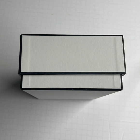 Chanel White Box and Envelope - Picture 5 of 10